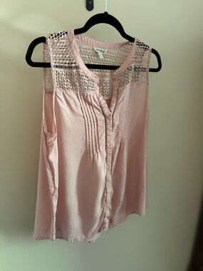 Lucky Brand Light Pink Crochet Yoke Sleeveless Button-Down Blouse